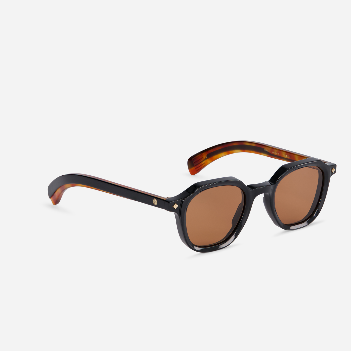 Unleash your inner trendsetter with the Perse M-1: Japanese acetate frame in Metropolis, adorned with captivating solid brown lenses. It's style with a twist.