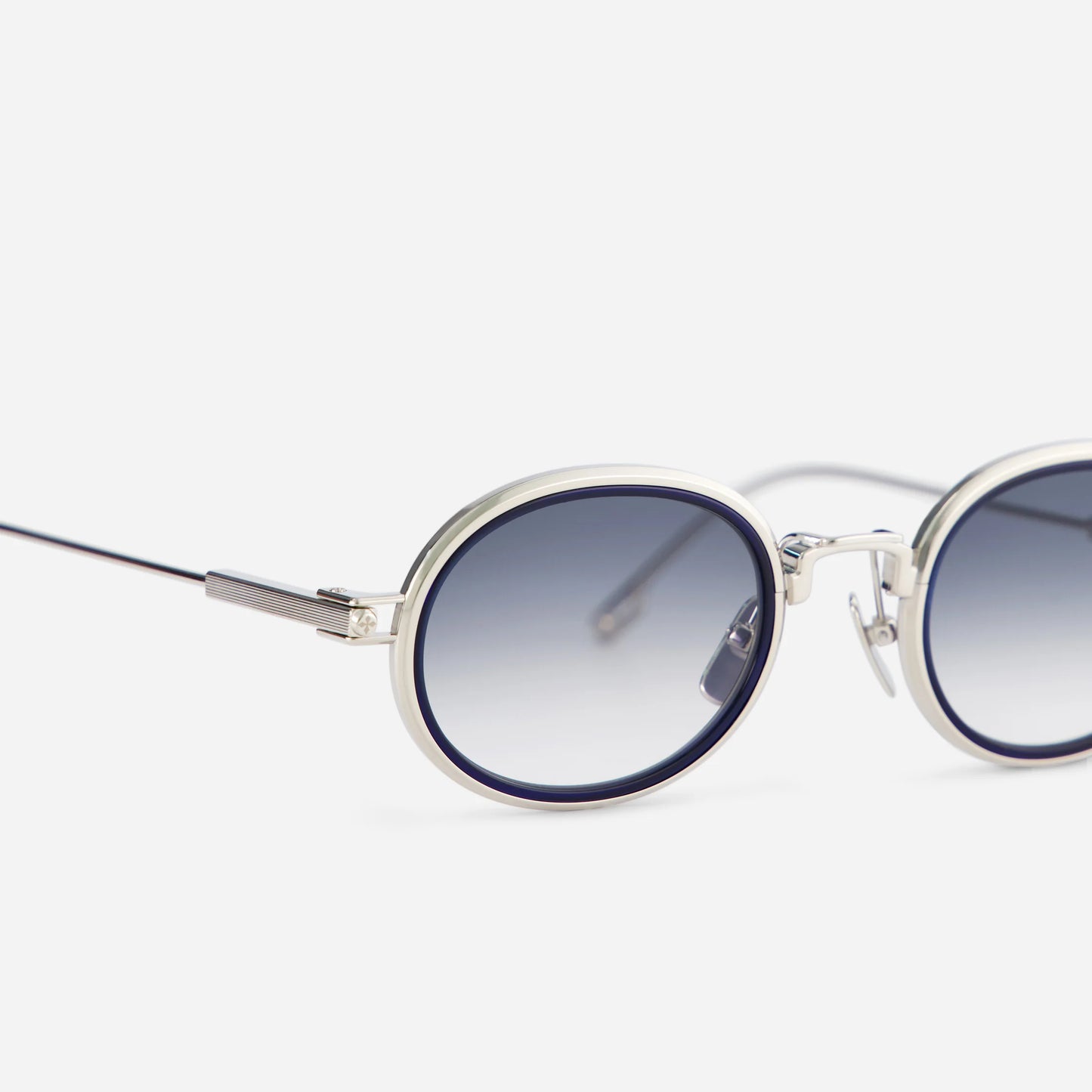Acamar-T S1101 - Sato round sunglasses with gradient blue lenses.
