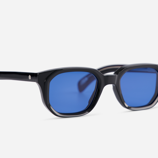 Refined Style, Colorful Vision: Opt for black Sato Aliot glasses with blue lenses and experience a unique visual journey.