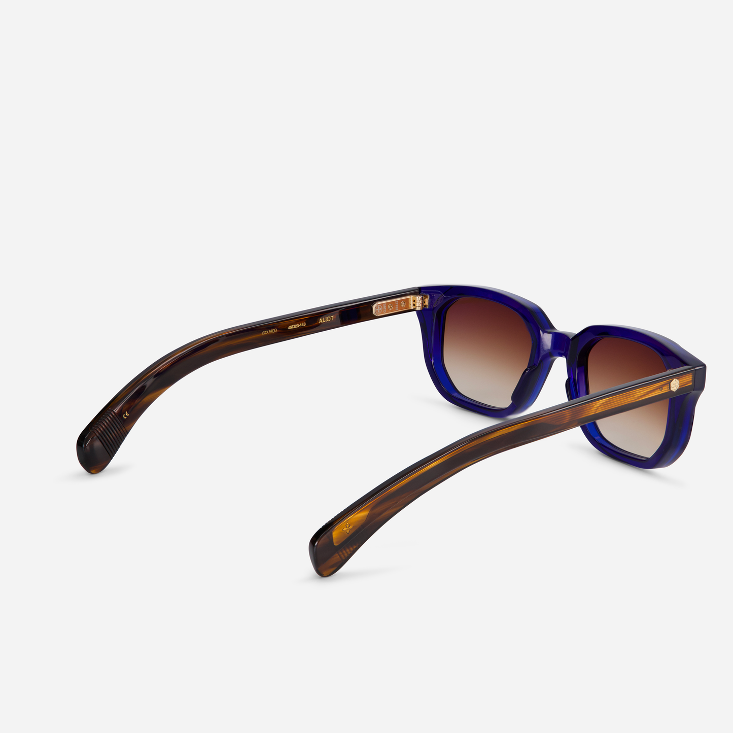 A Touch of Luxury: The Sato Aliot Midnight Blue with Gradient Brown Lenses - your gateway to refined eyewear.