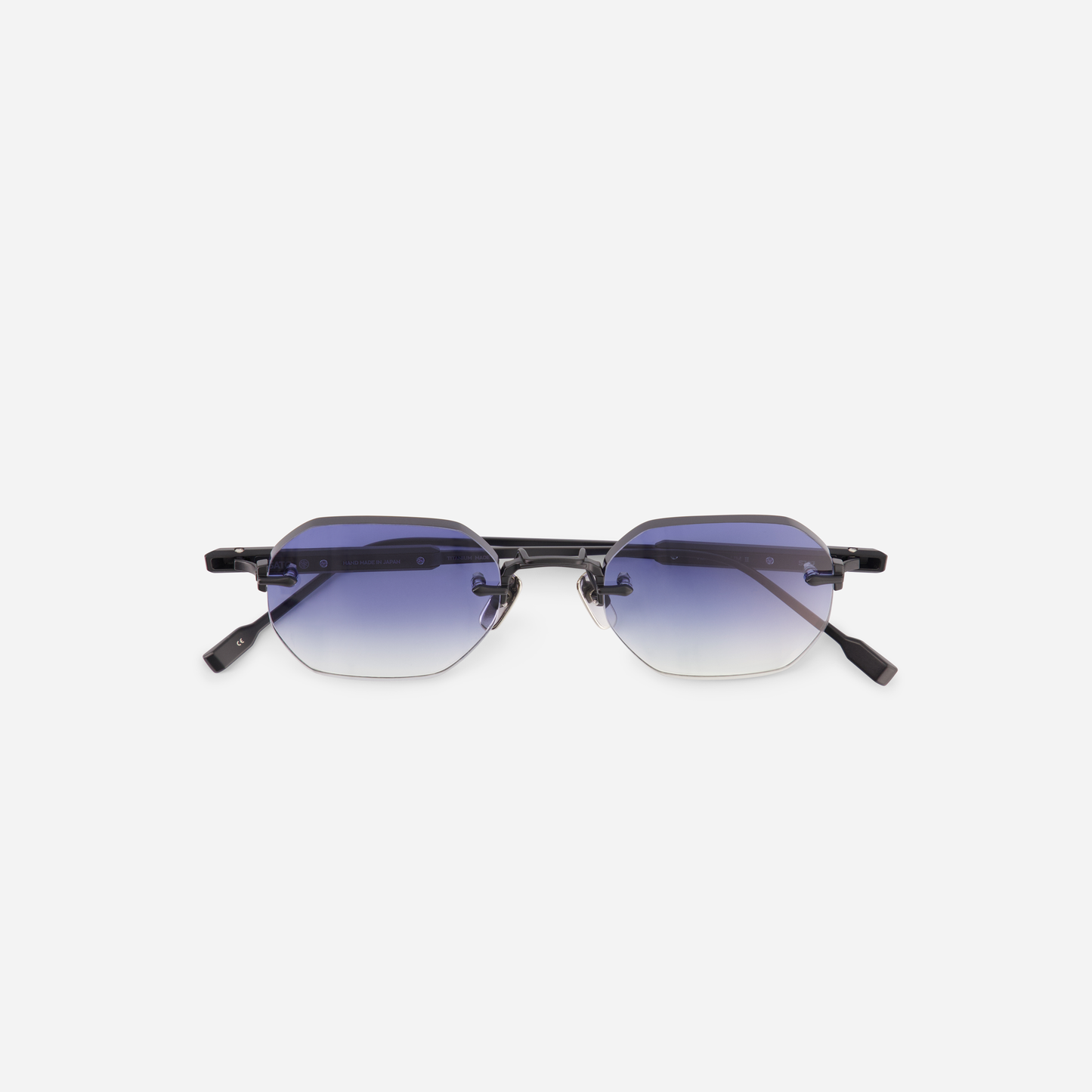 Terebellum II S707 Titanium frame featuring a matte black coating and complemented by gradient blue lenses