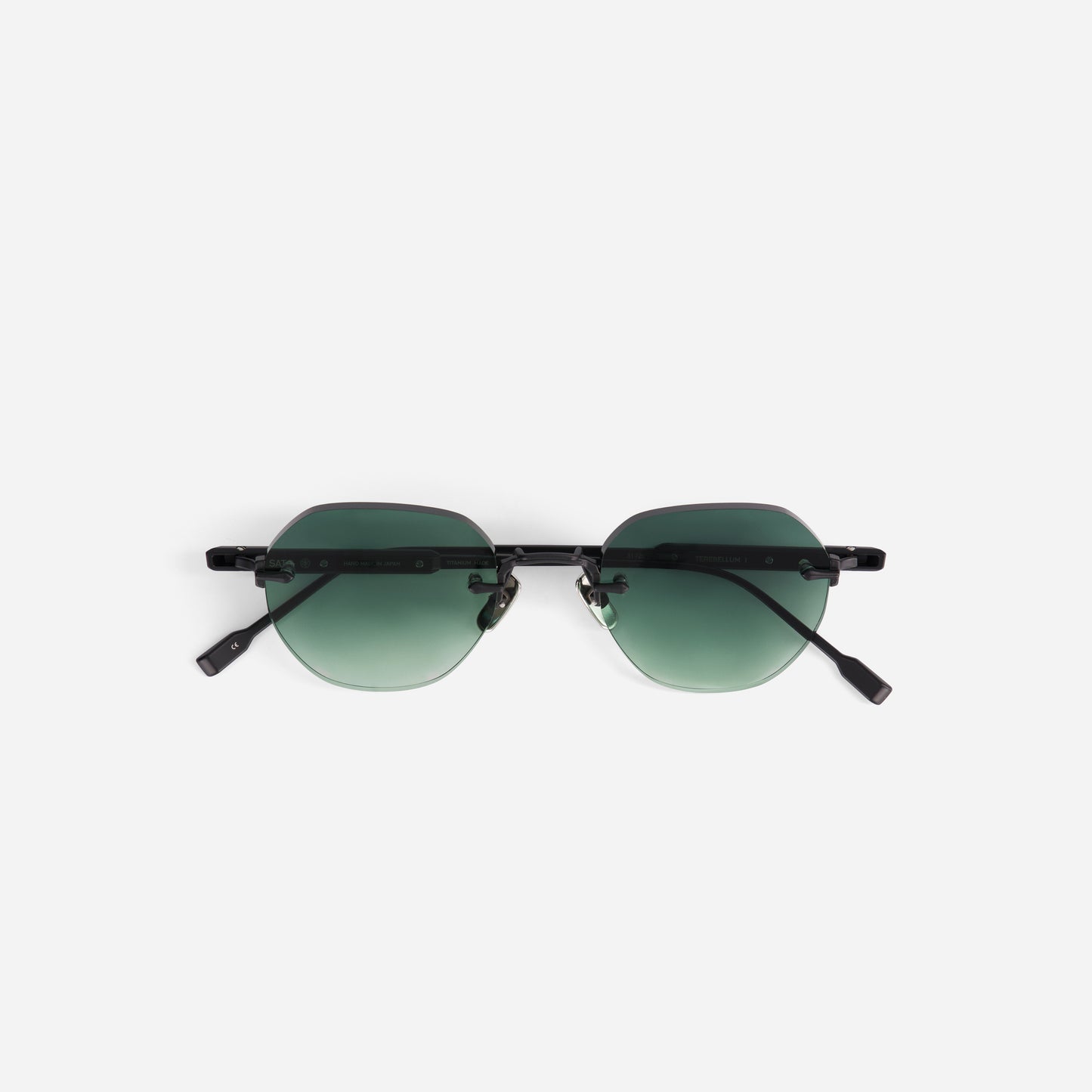 Terebellum I in new colorways : matte black with gradient green lenses 